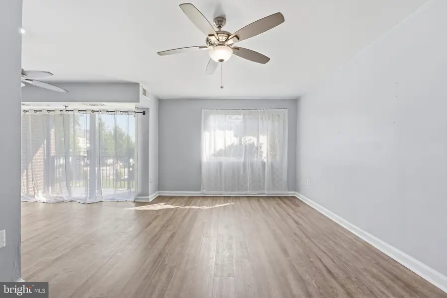 1550 Renate Dr #104, Woodbridge, VA 22192 - #3