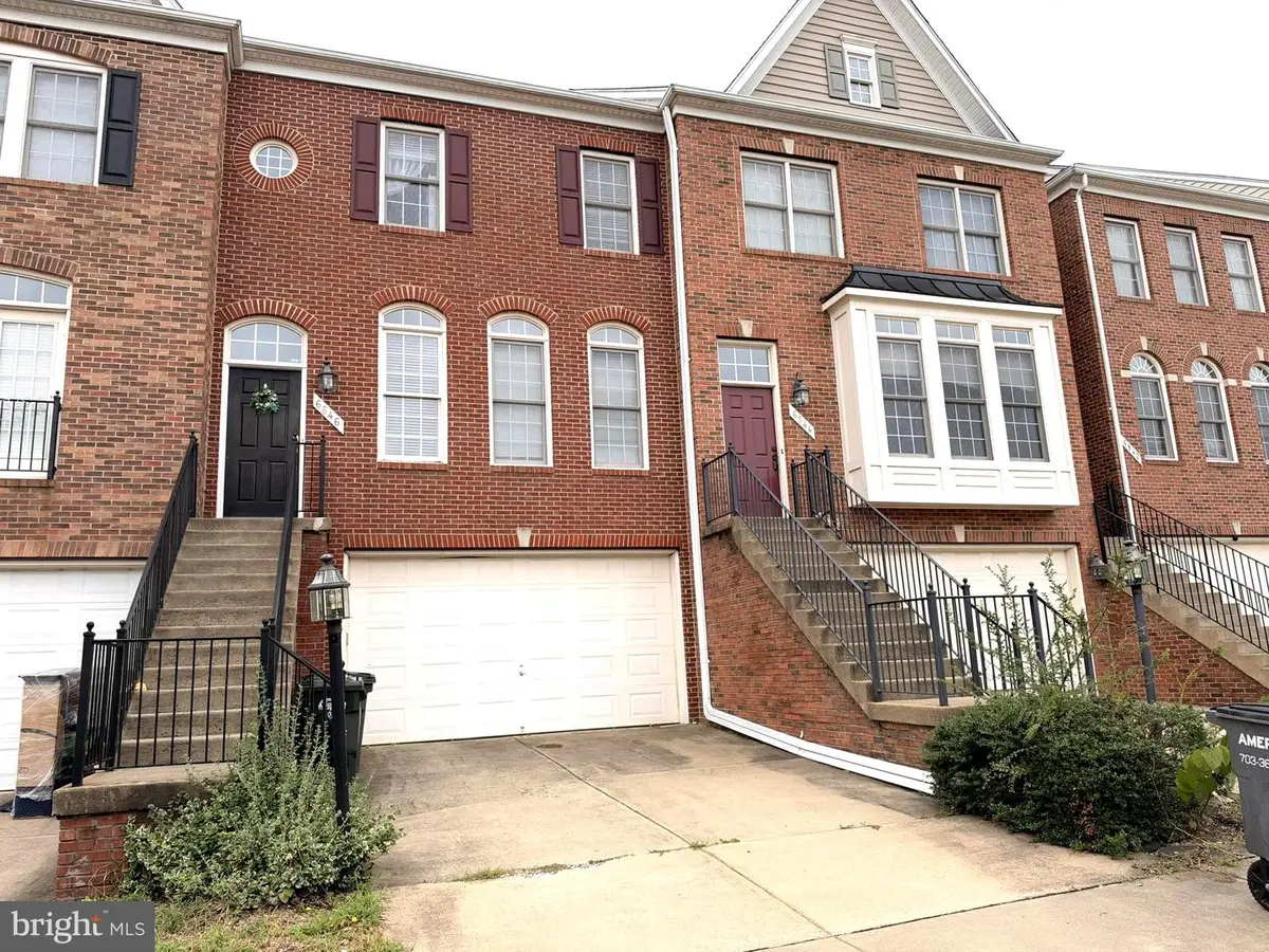6846 Witton Cir, Gainesville, VA 20155 - #1