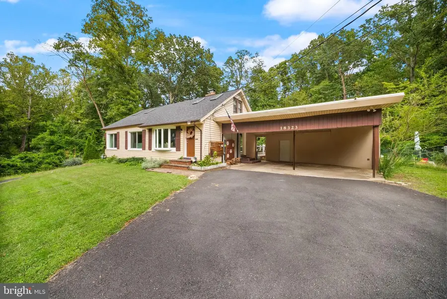 18323 Sharon Rd, Triangle, VA 22172 - #3