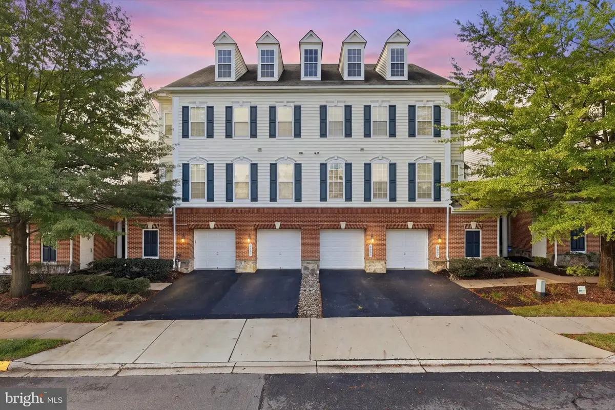 6803 Hampton Bay Ln, Gainesville, VA 20155 - #1