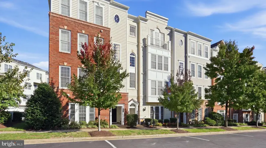 2418 Brookmoor Ln, Woodbridge, VA 22191 - #2