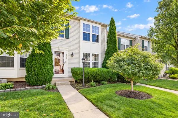 9055 Falcon Glen Ct, BRISTOW, VA 20136