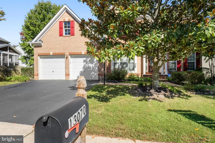 13070 Sterling Point Dr, Gainesville, VA 20155 - #2