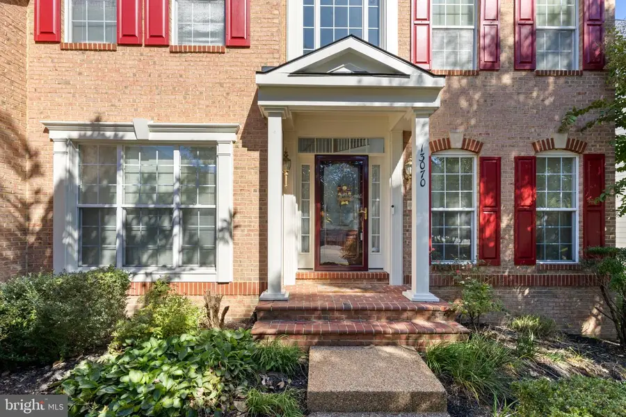 13070 Sterling Point Dr, Gainesville, VA 20155 - #3