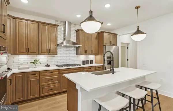 6125 Azurite Way, HAYMARKET, VA 20169