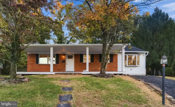 8109 Mace Ct, MANASSAS, VA 20111