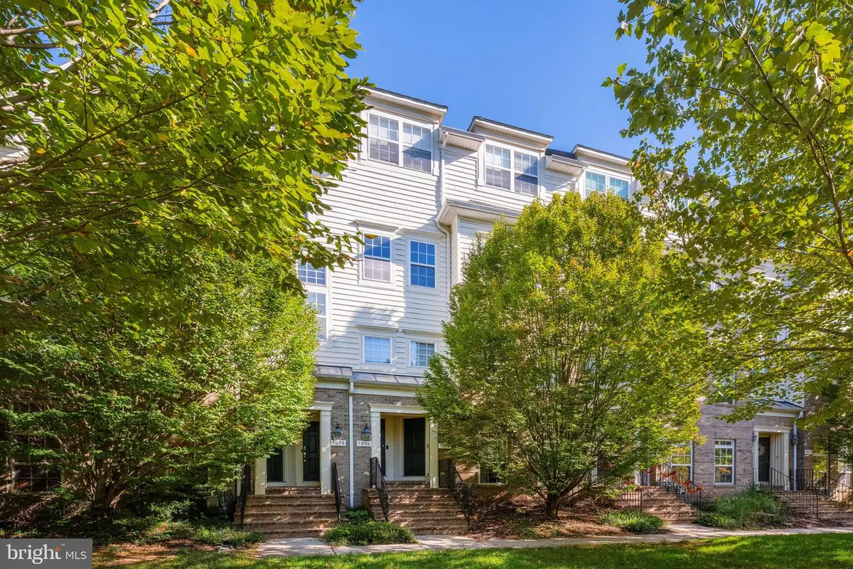 7094 Little Thames Dr, Gainesville, VA 20155 - #1