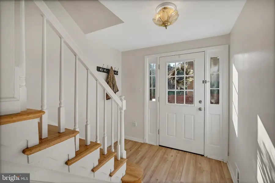 1402 Milbank Rd, Woodbridge, VA 22191 - #2
