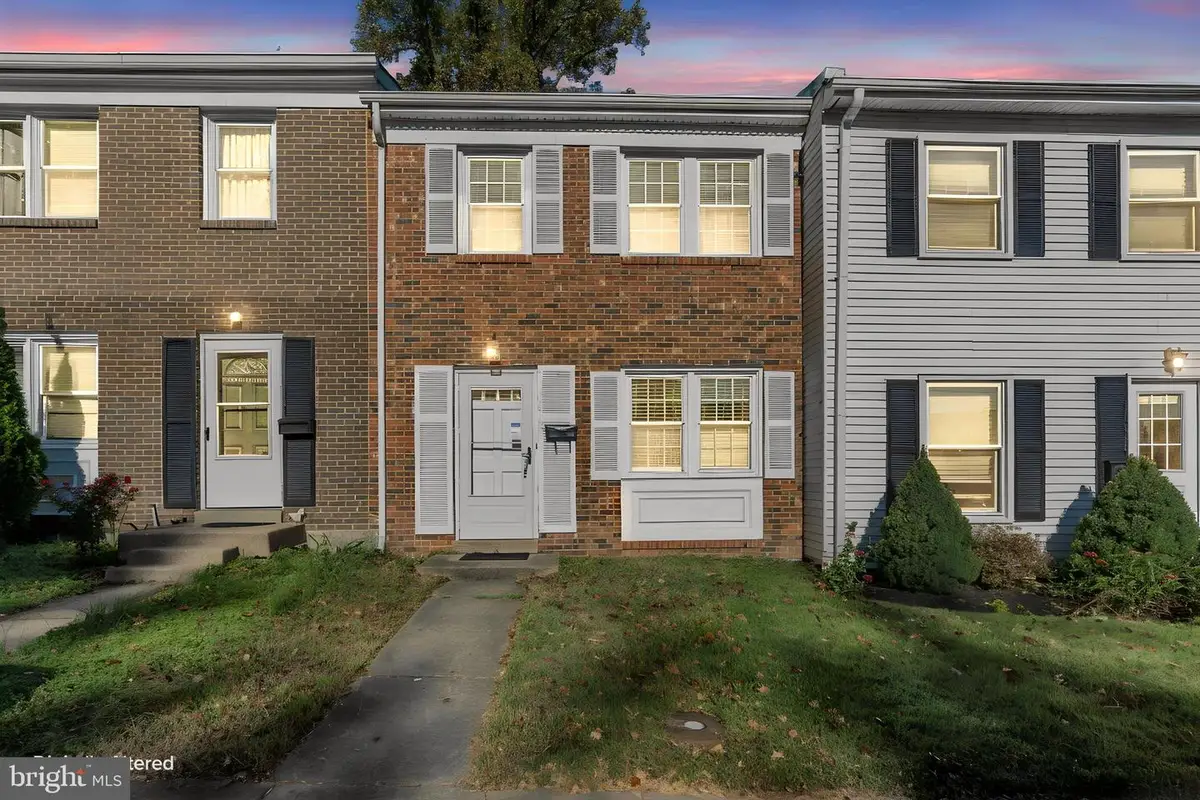 16612 Fern Pl, Woodbridge, VA 22191 - #1
