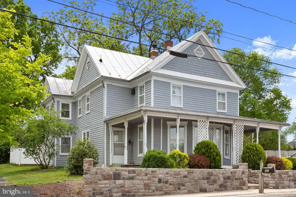 121 S Central St, Broadway, VA 22815 - Image #1