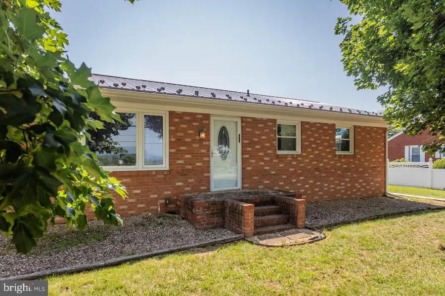 508 N Stuart Ave, Elkton, VA 22827 - Image #2