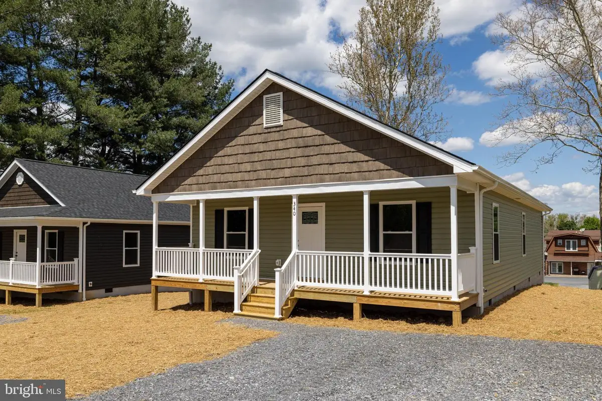 340 W Fairfax Ave, Elkton, VA 22827 - #1