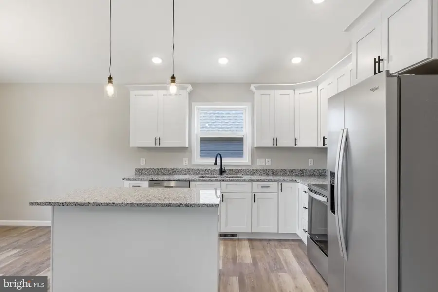 340 W Fairfax Ave, Elkton, VA 22827 - #3