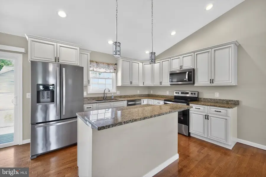 108 Augusta Ave, Grottoes, VA 24441 - #3