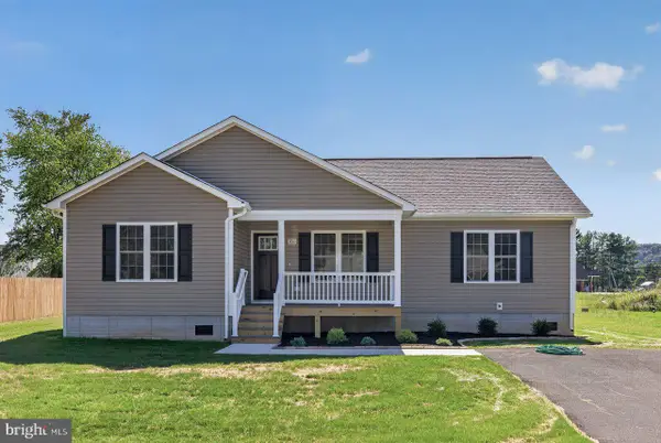 101 8th St, GROTTOES, VA 24441