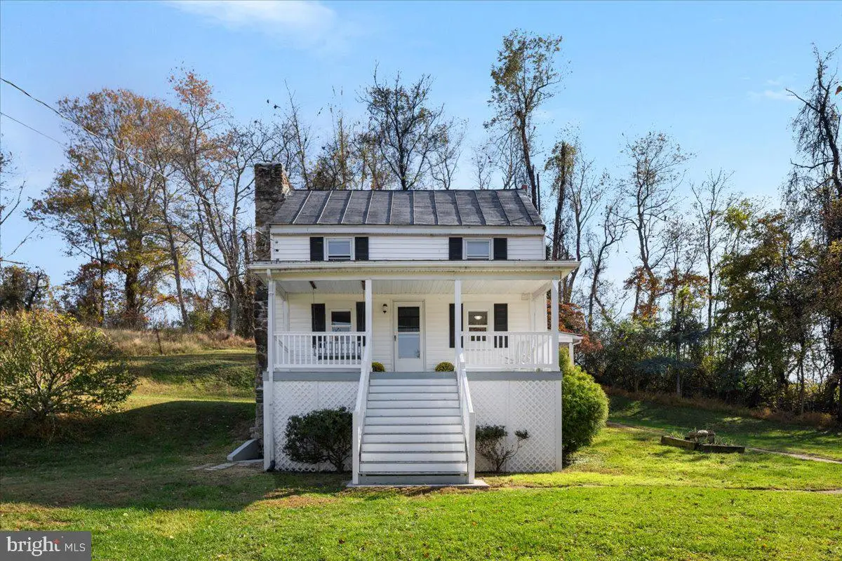 13886 Crest Hill Rd, Flint Hill, VA 22627 - Image #1