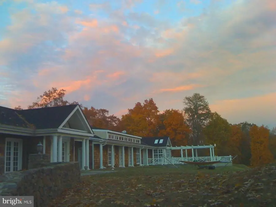 200 Fogg Mountain Ln, Flint Hill, VA 22627 - Image #2