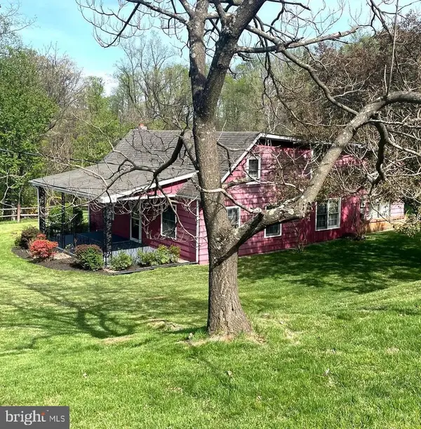 115 Chester Gap Rd, CHESTER GAP, VA 22623