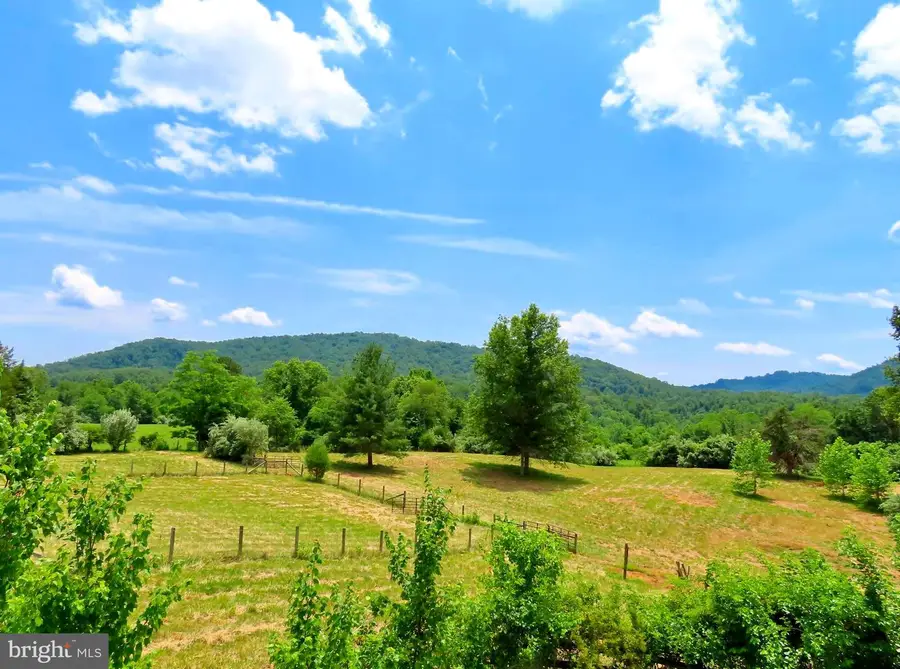 13782 Crest Hill Rd, Flint Hill, VA 22627 - #2