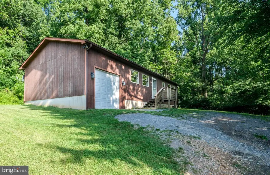 16 Headwaters Rd, Chester Gap, VA 22623 - #2