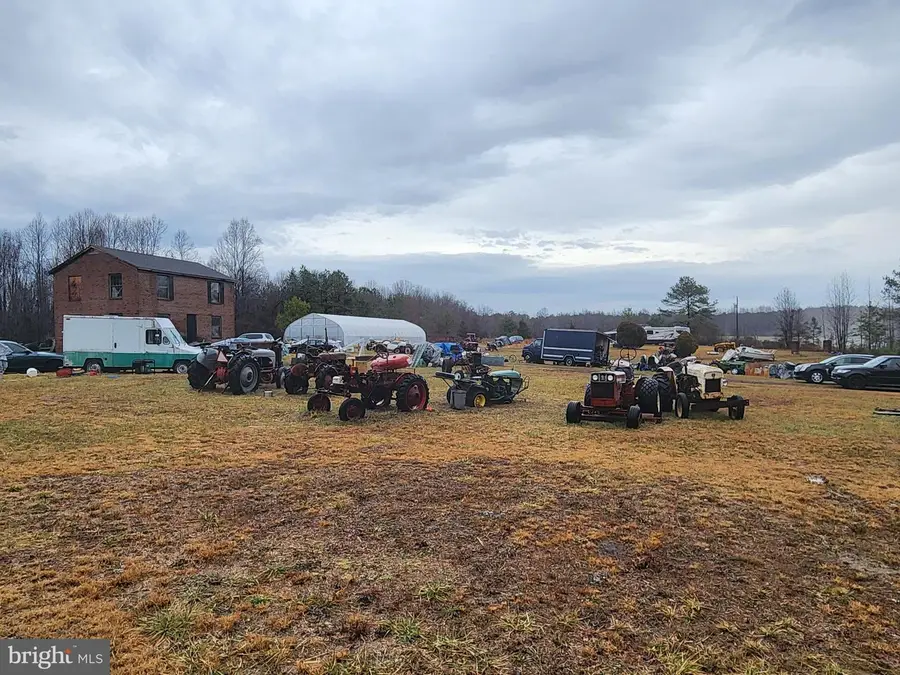 316 Turkey Trot Rd, Warsaw, VA 22572 - Image #2