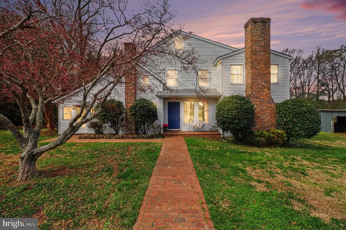 306 Jones Creek Rd, Warsaw, VA 22572 - #1