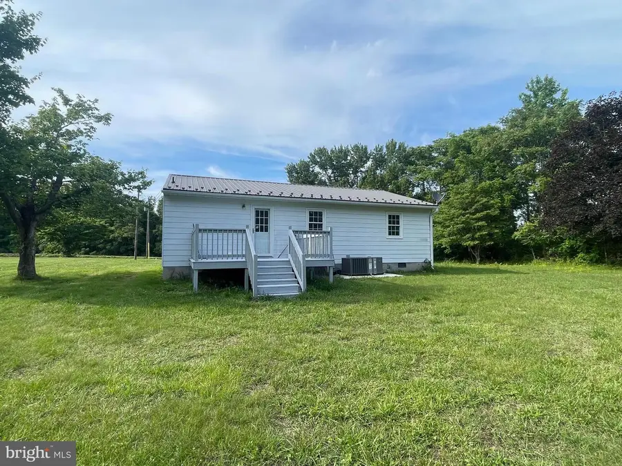 1812 Snyder Rd, Warsaw, VA 22572 - #2