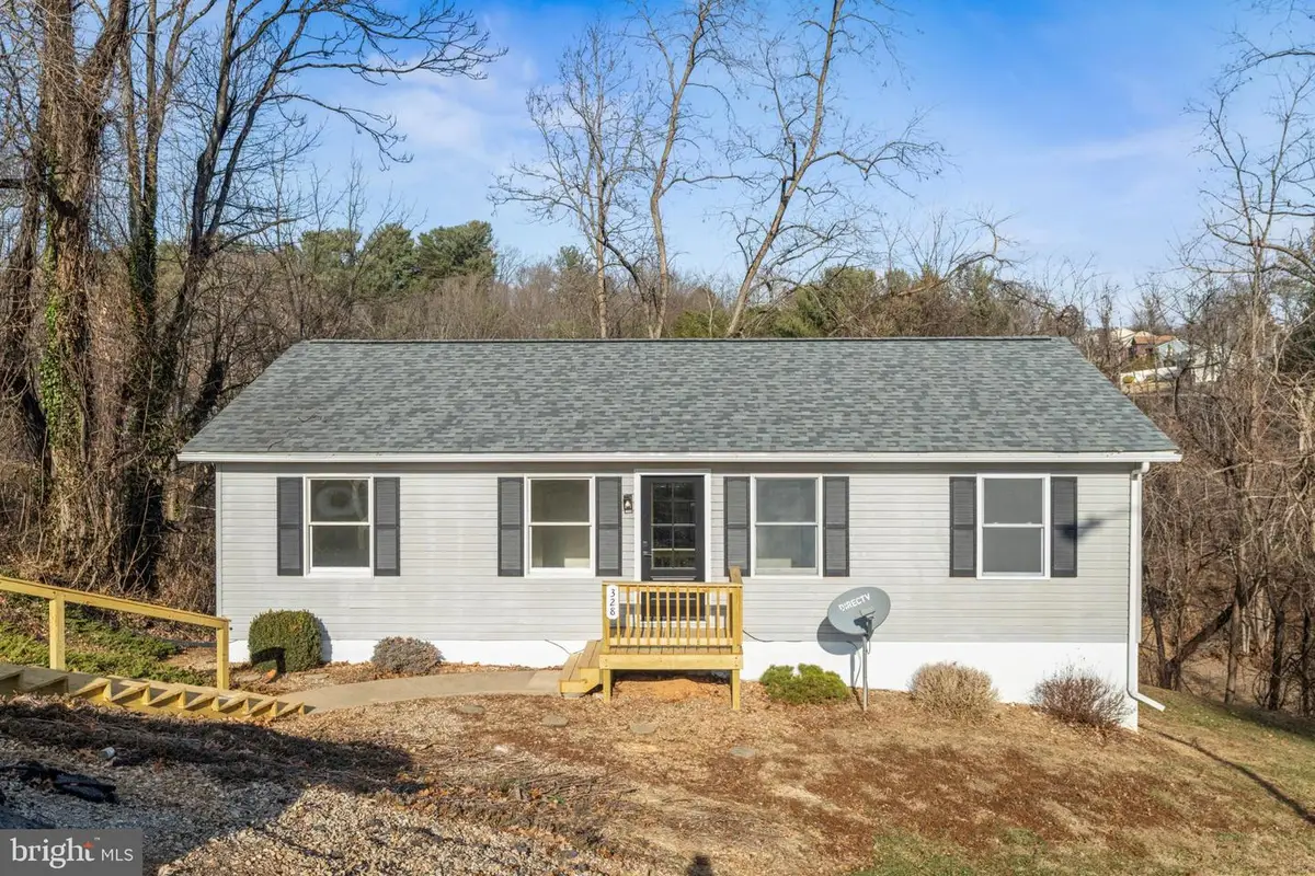 328 Monument Dr, Staunton, VA 24401 - Image #1