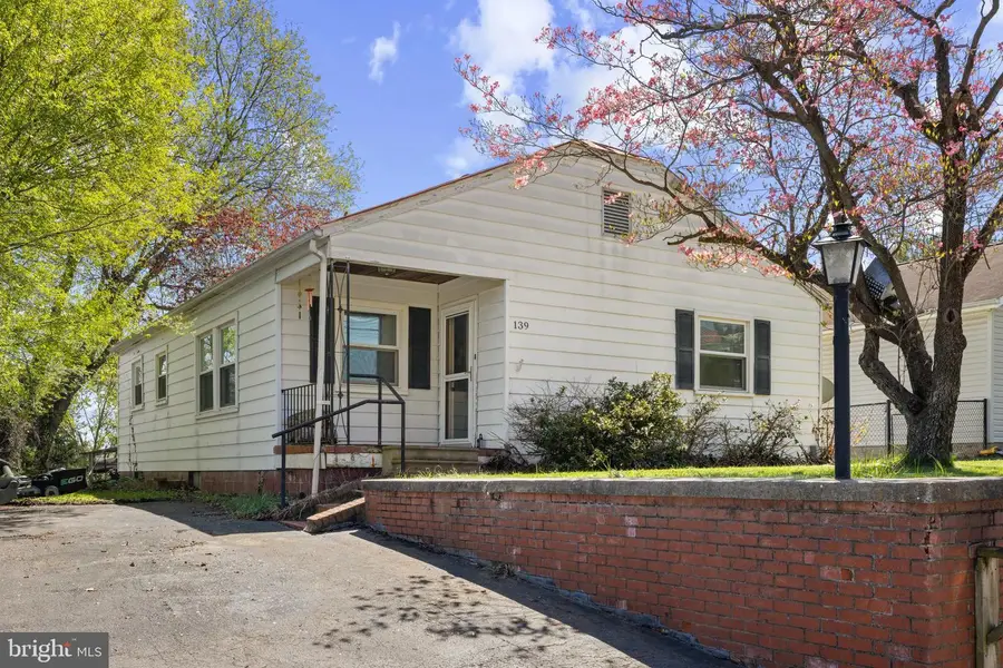 139 Straith St, Staunton, VA 24401 - #3