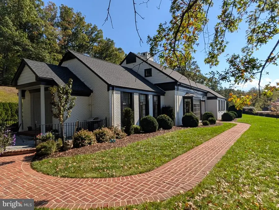 1431 Dogwood Rd, Staunton, VA 24401 - #2