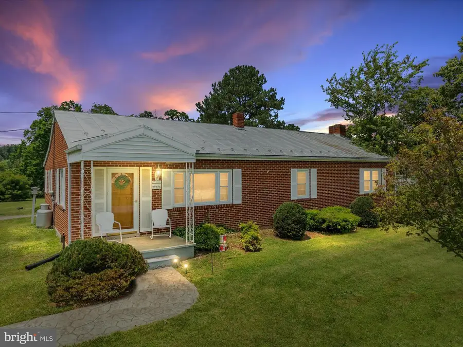 355 Copp Rd, Strasburg, VA 22657 - Image #2