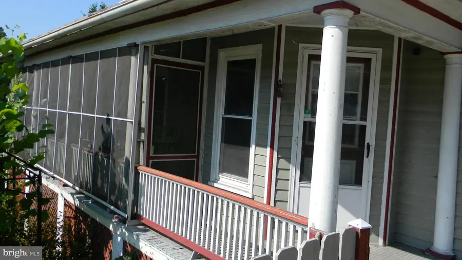 309 N Main St, Edinburg, VA 22824 - Image #3