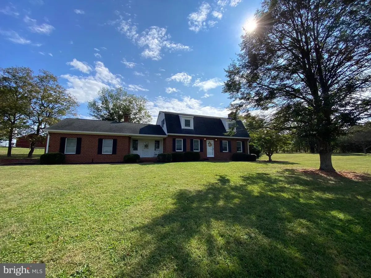 2447 Headquarters Rd, Edinburg, VA 22824 - Image #1