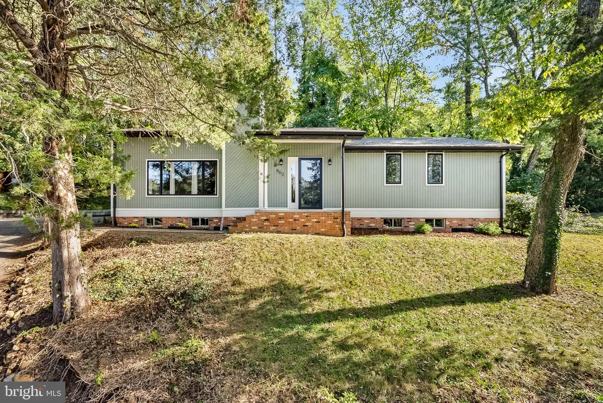 862 Carrier Dr, Strasburg, VA 22657 - Image #1