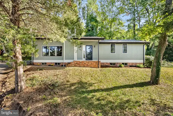 862 Carrier Dr, STRASBURG, VA 22657