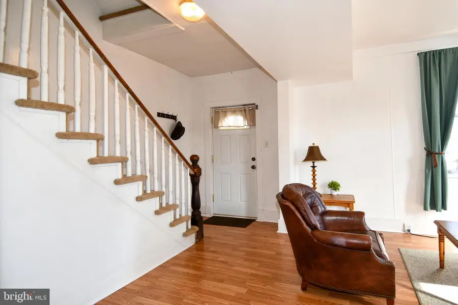 484 E Queen St, Strasburg, VA 22657 - Image #2