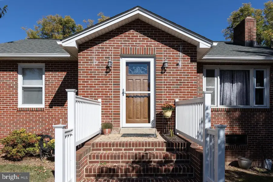 133 Shenell Dr, Mount Jackson, VA 22842 - Image #2