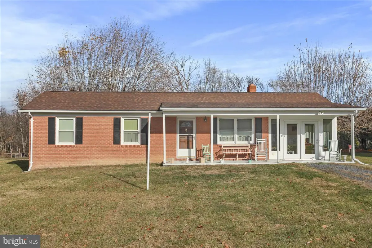 378 Saumsville Rd, Woodstock, VA 22664 - Image #1