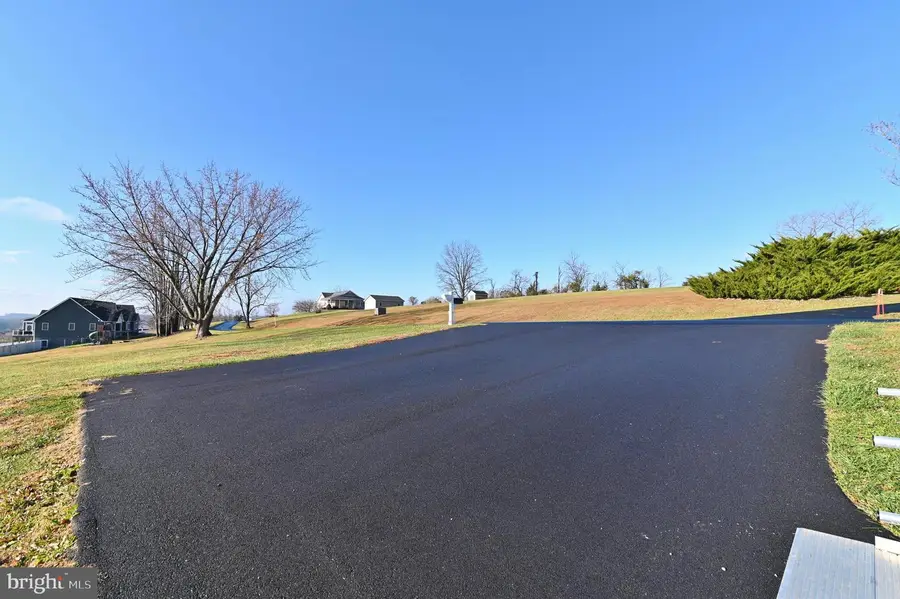 522 Manor Hill Dr, Toms Brook, VA 22660 - Image #3