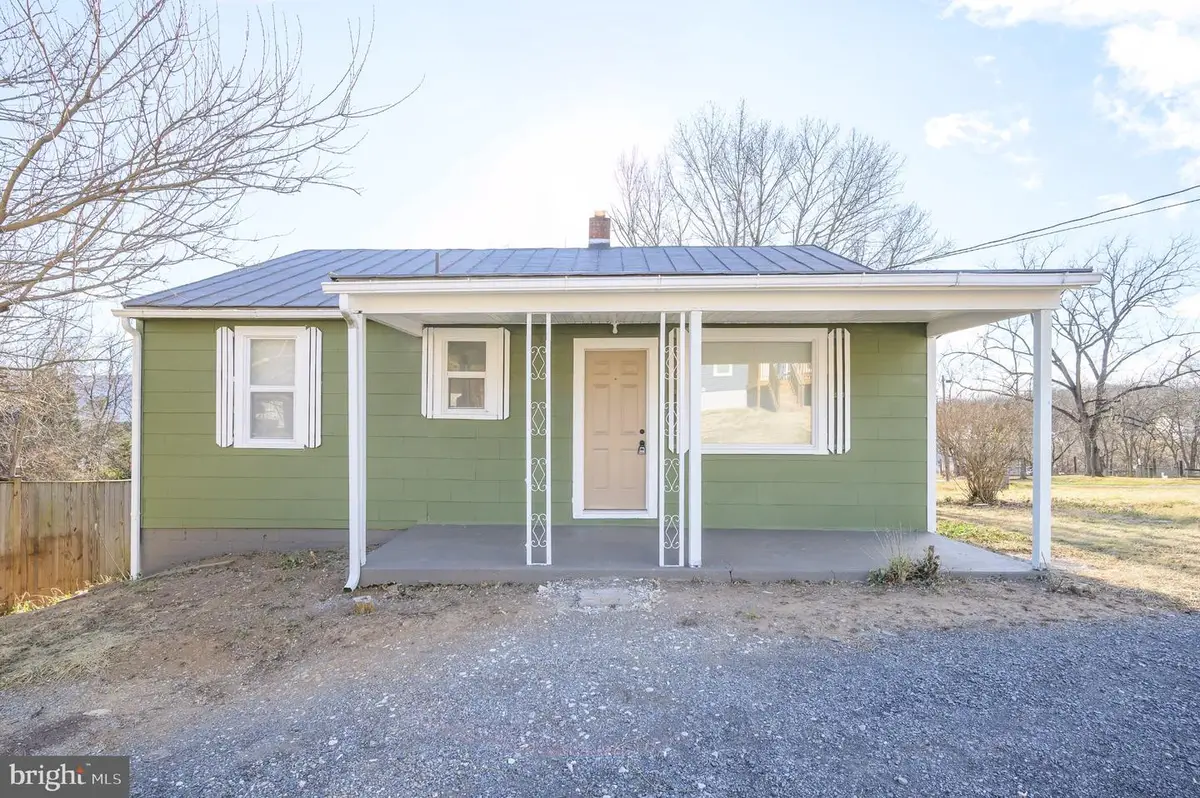 675 Jenkins Ln, Strasburg, VA 22657 - Image #1