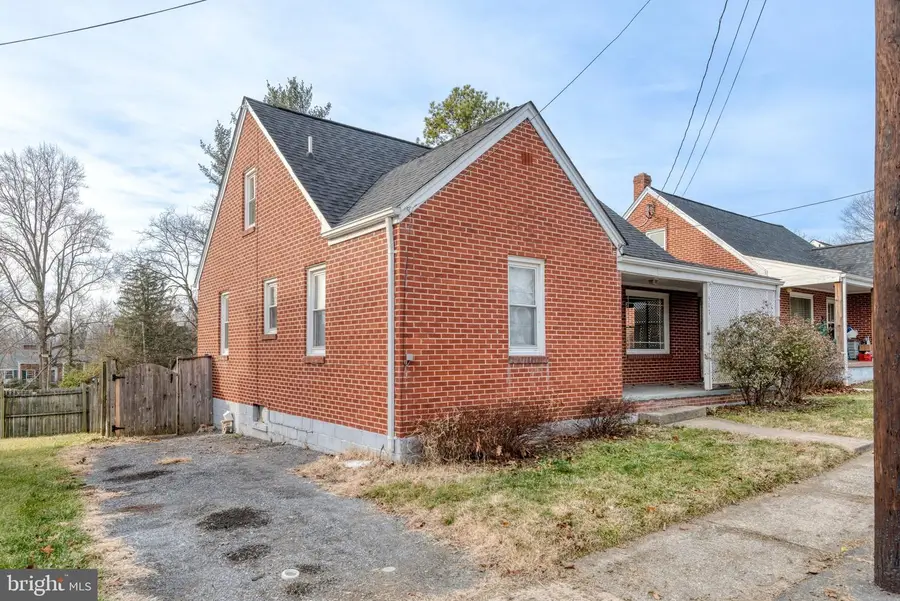 517 W King St, Strasburg, VA 22657 - Image #3