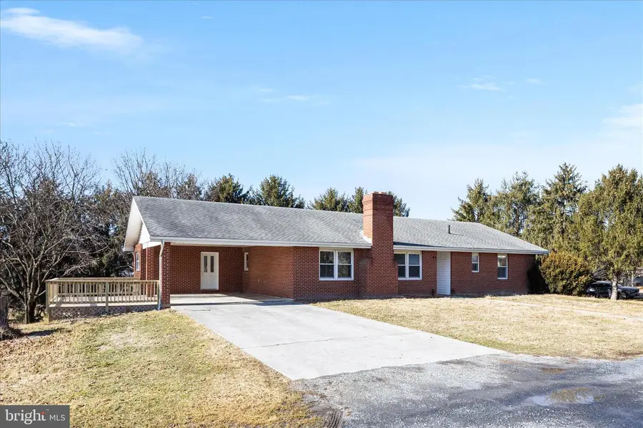 4 High View Dr, Maurertown, VA 22644 - #2