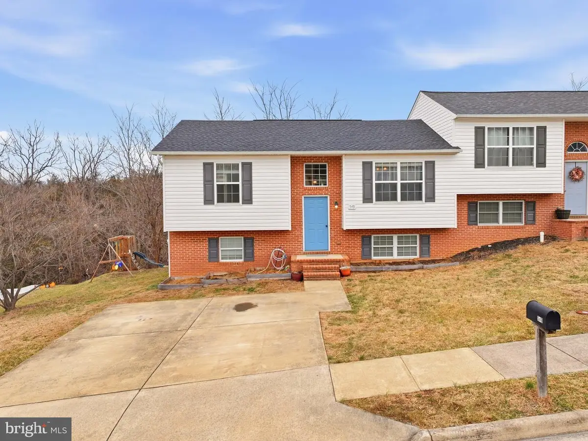 549 Stonewall St, Strasburg, VA 22657 - Image #1