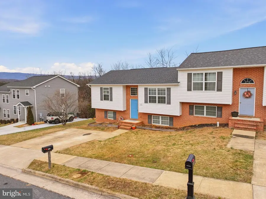 549 Stonewall St, Strasburg, VA 22657 - Image #2