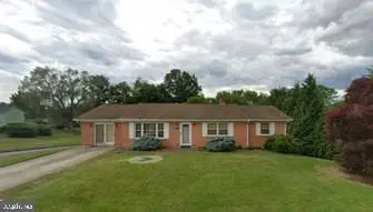 623 W Spring St, Woodstock, VA 22664 - #1