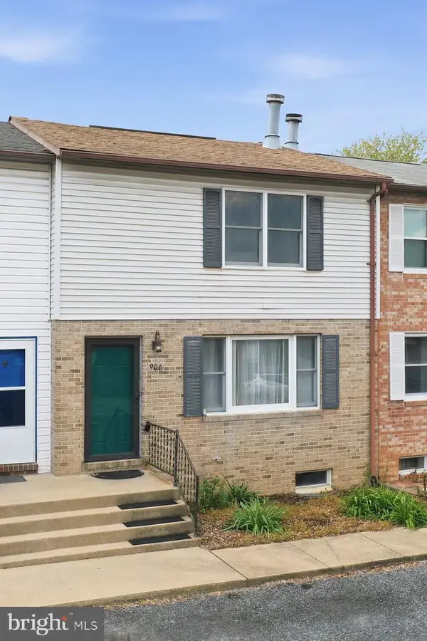 906 Hilltop Dr, WOODSTOCK, VA 22664