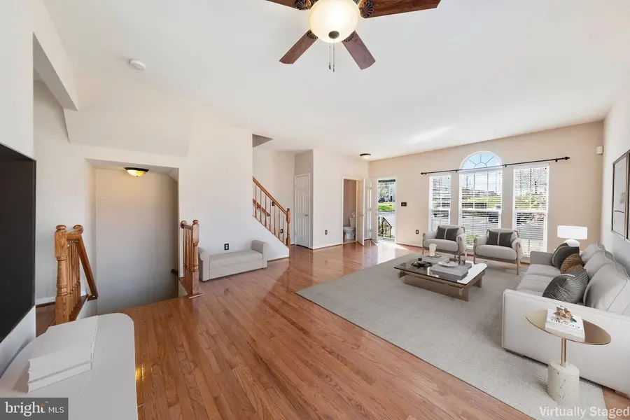 137 Oxbow Dr, Strasburg, VA 22657 - #2