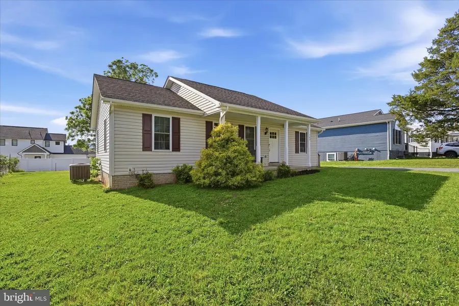 162 S Loudoun St, Strasburg, VA 22657 - #3