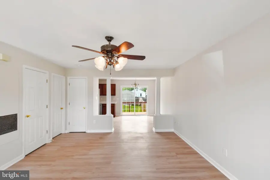 577 Ash St, Strasburg, VA 22657 - #2