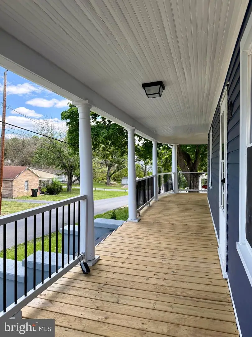 619 Branch St, Strasburg, VA 22657 - #2